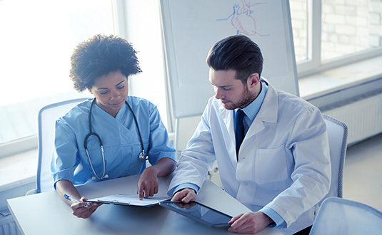 Doctors-with-tablet